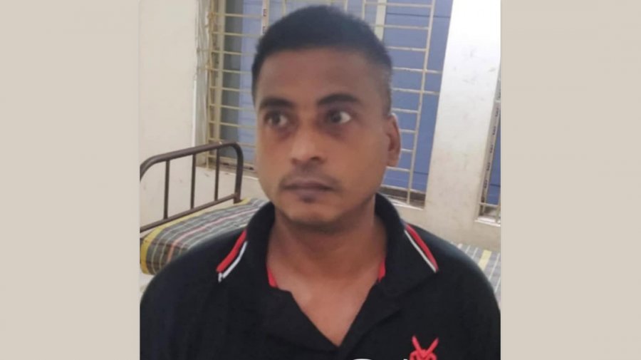 নারায়ণগঞ্জে গৃহবধূকে কুপিয়ে হত্যার পর থানায় গিয়ে স্বামীর আত্মসমর্পণ